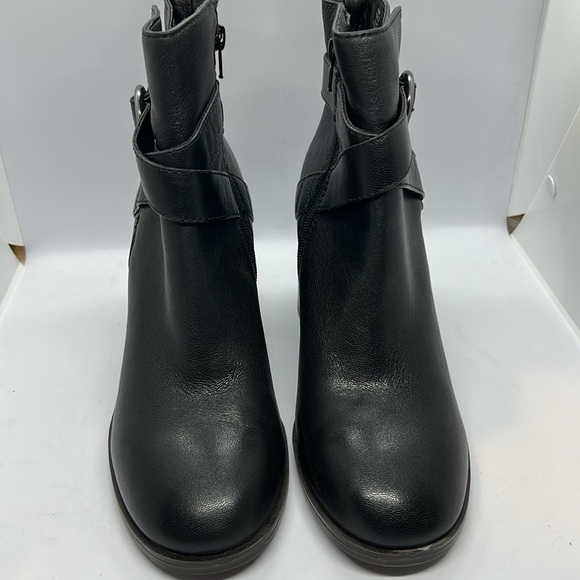 Crown Vintage Women's Black Leather Courla Ankle Bootie size 10M - Picture 2 of 13